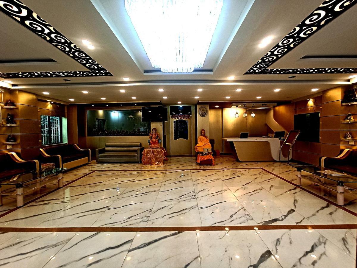 Hotel Om International Bodh-Gajá Kültér fotó