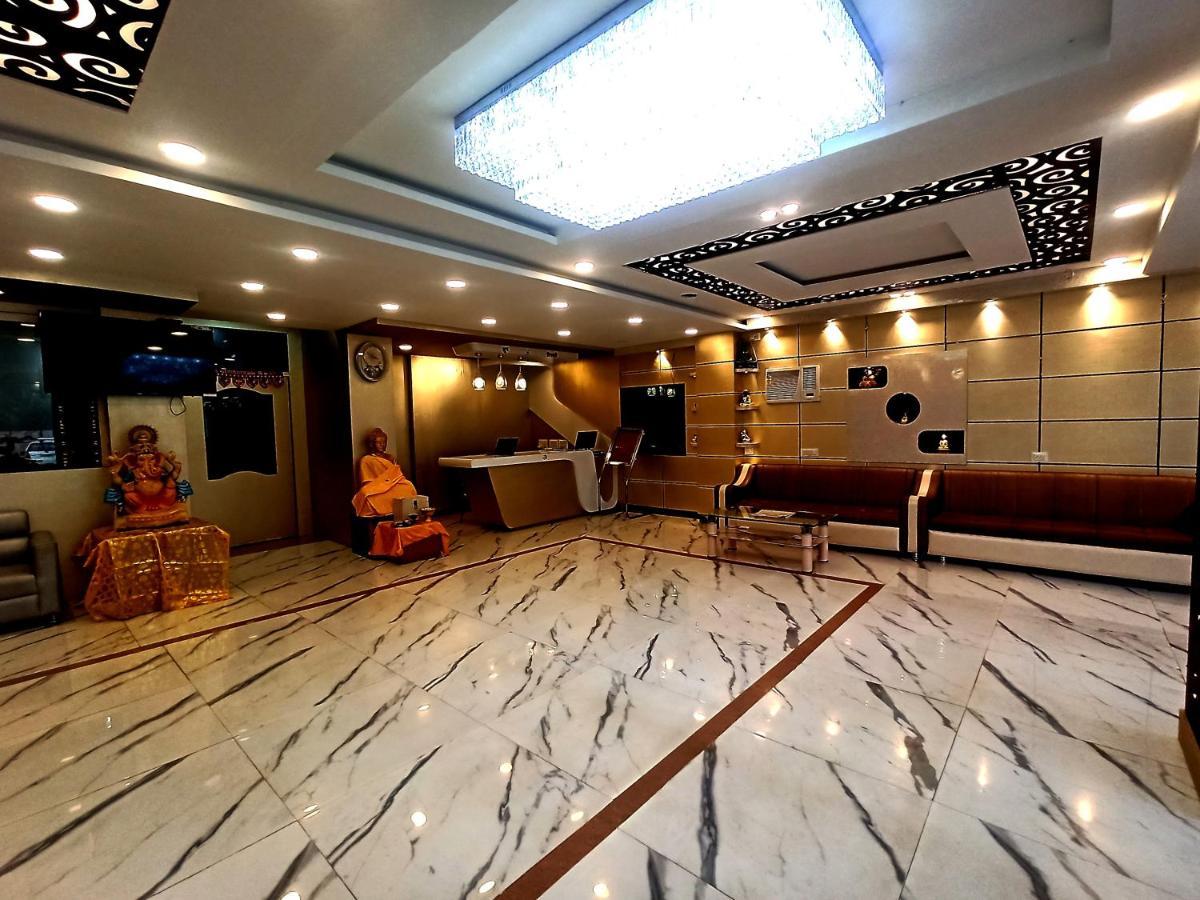 Hotel Om International Bodh-Gajá Kültér fotó