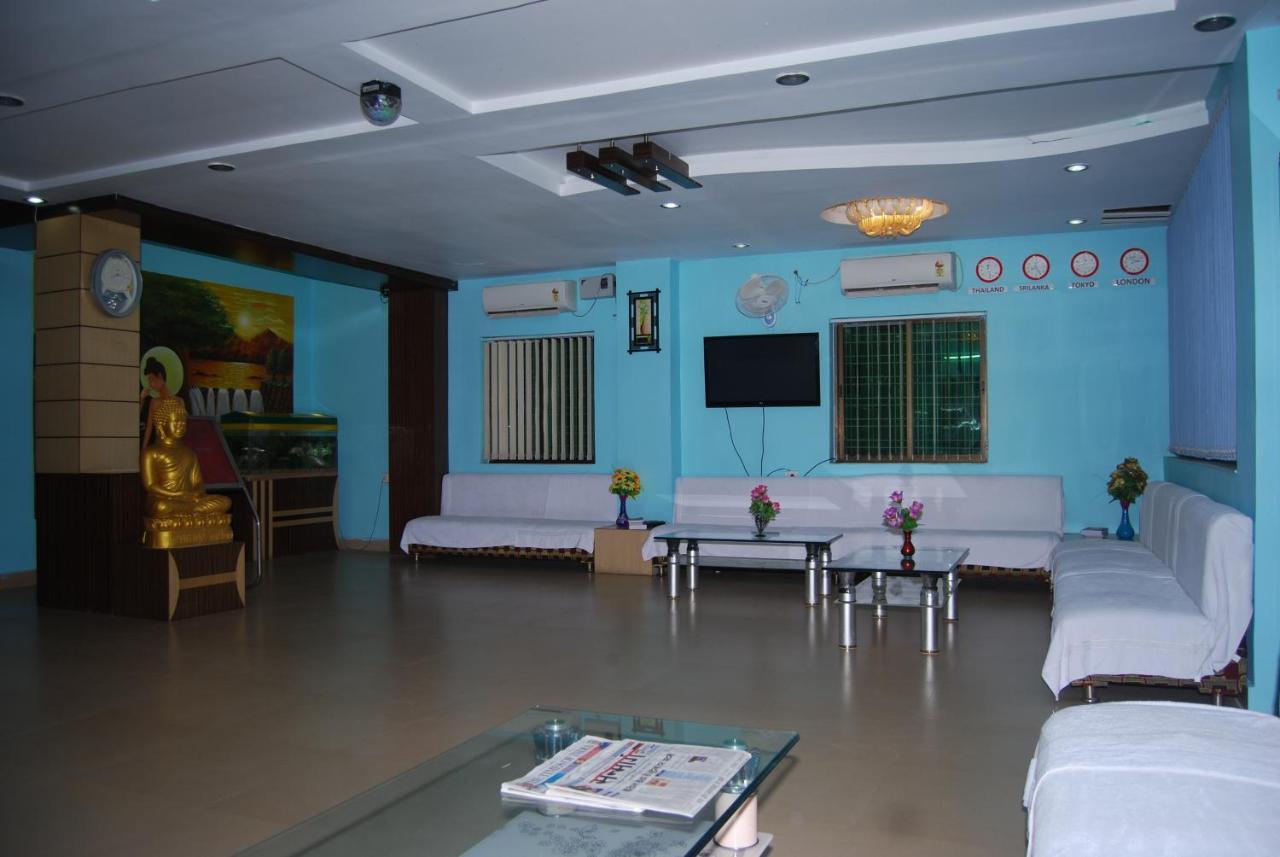 Hotel Om International Bodh-Gajá Kültér fotó