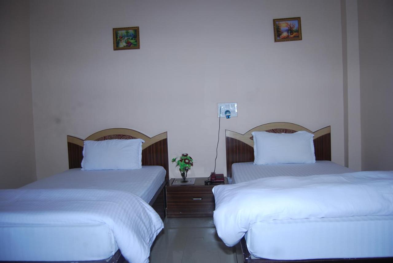 Hotel Om International Bodh-Gajá Kültér fotó