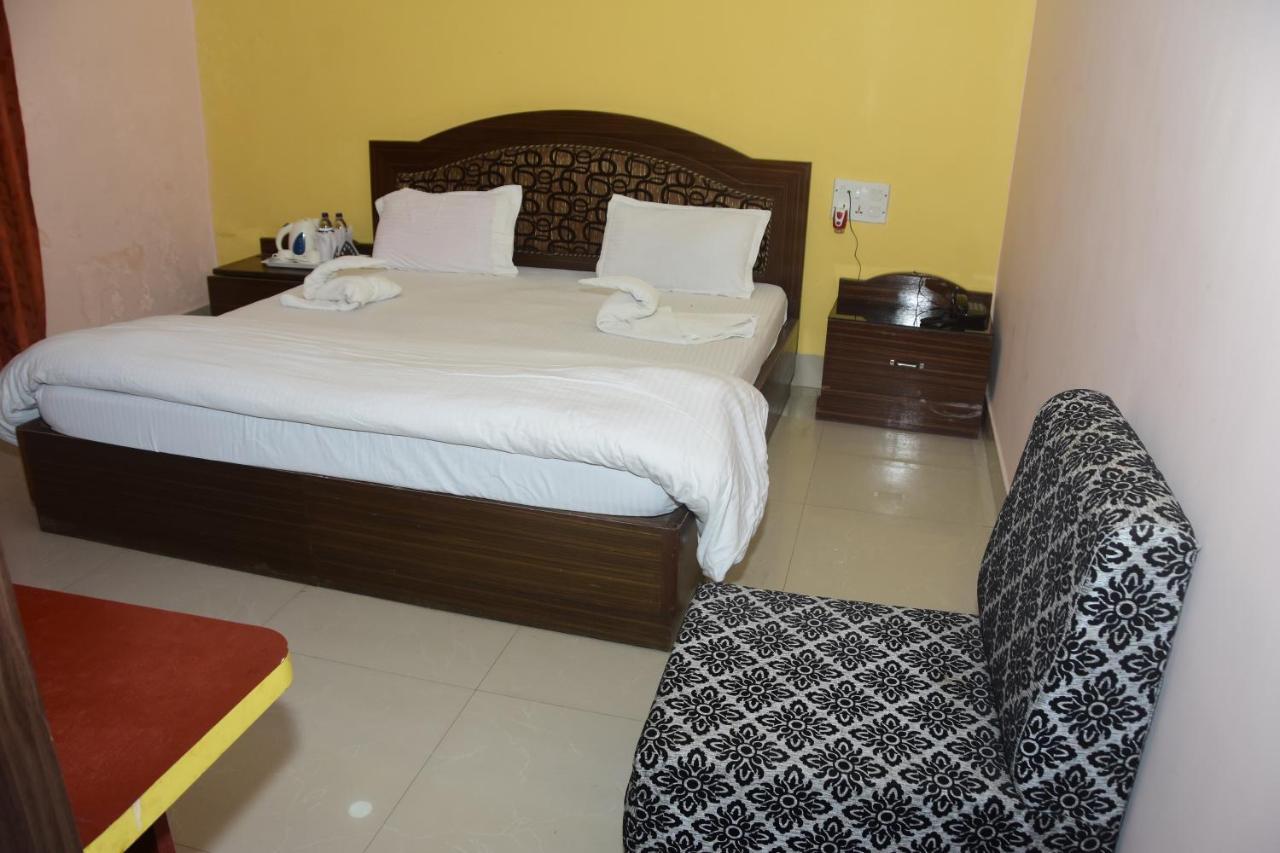 Hotel Om International Bodh-Gajá Kültér fotó