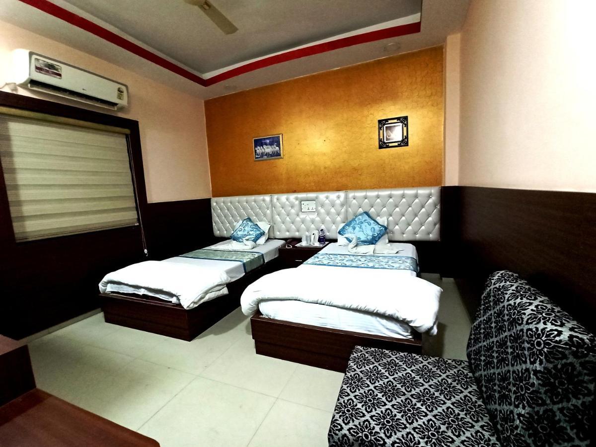 Hotel Om International Bodh-Gajá Kültér fotó