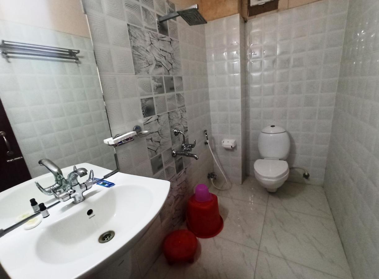 Hotel Om International Bodh-Gajá Kültér fotó