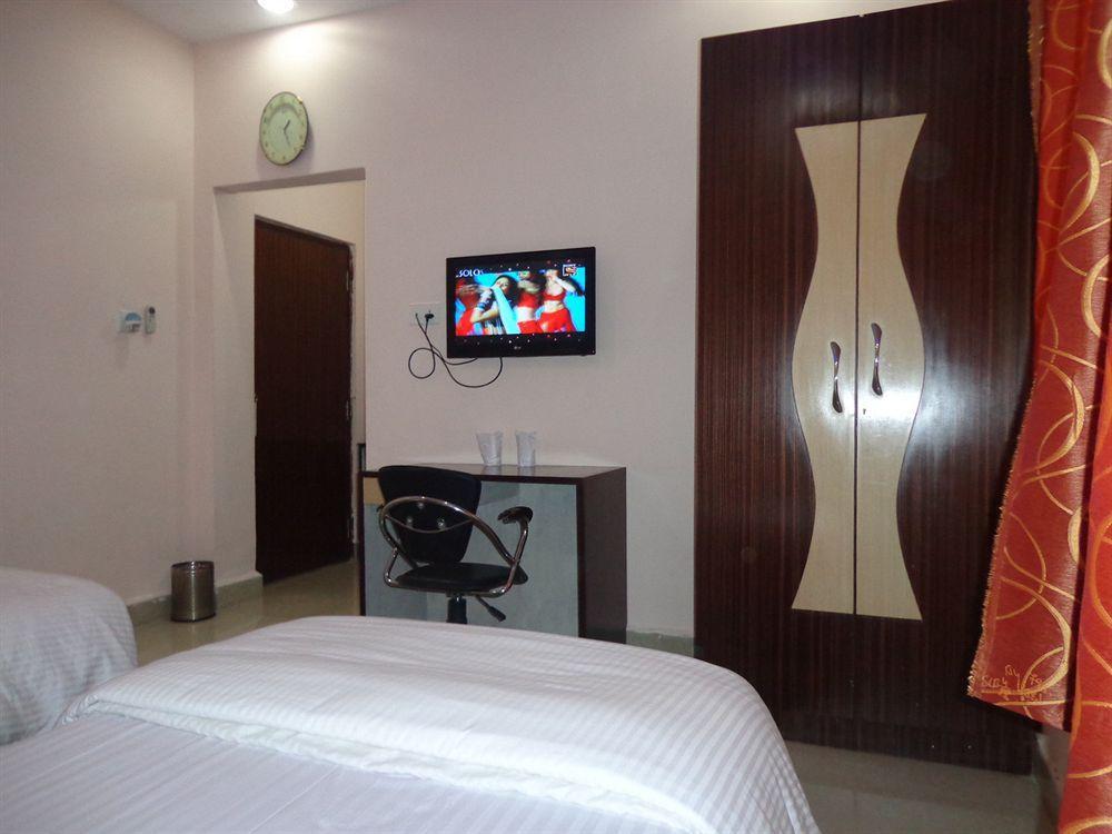 Hotel Om International Bodh-Gajá Kültér fotó